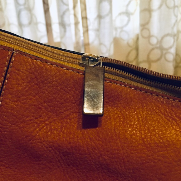 Adrienne Vittadini tan purse - Picture 4 of 8